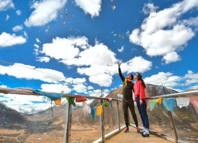 稻城亞丁、雙汽六日游