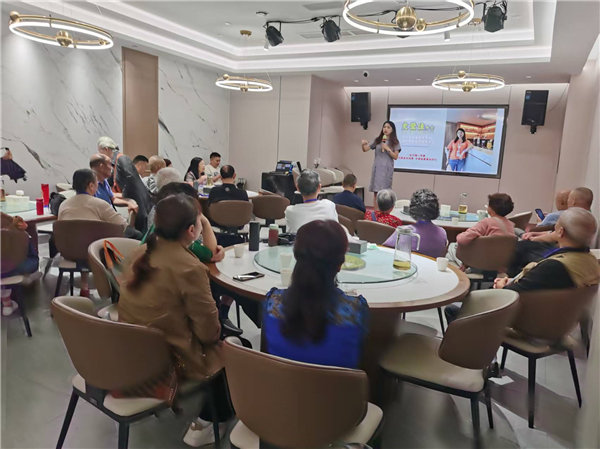 綿陽(yáng)中旅行假日旅行社舉行“什邡號(hào).2025熊貓專(zhuān)列”旅游線路分享會(huì)